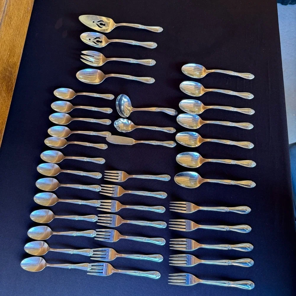 Vtg Superior Stainless USA 39 Pc Flatware Set Floral Pattern w‎ Serving